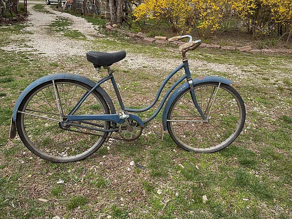 1947 Schwinn Women’s Vintage Bicycle Beach Cruiser
