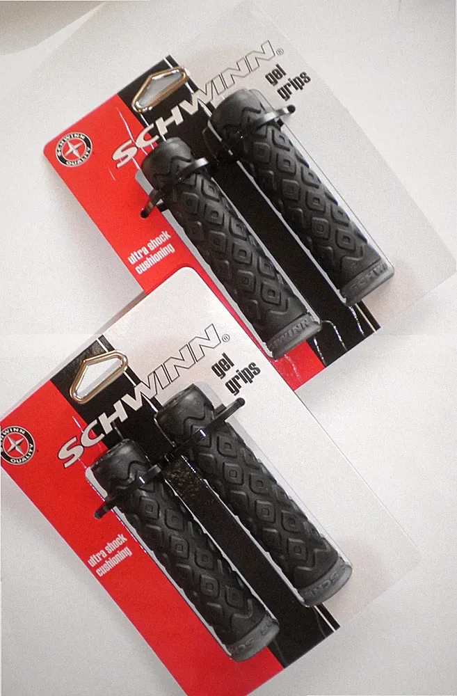 2 PAIRS OF SCHWINN BLACK BICYCLE HANDLEBAR GEL GRIPS BIKE PARTS 683