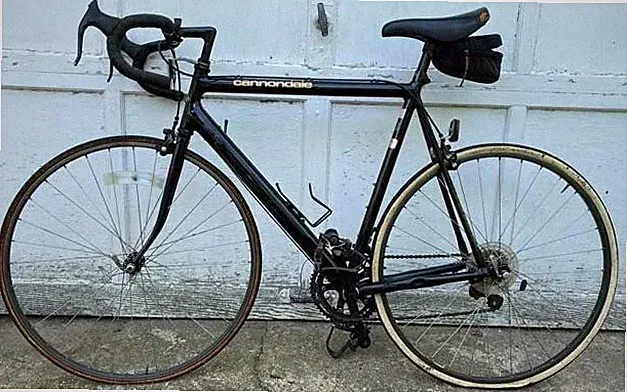 700c SCHWINN CANNONDALE ROAD TOURING BIKE PREOWNED, 1989 or 1990, GREAT CONDTION