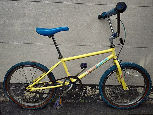 Barn Find 1985 SCHWINN PREDATOR BG Free form Yellow Blue Old School BMX Bike
