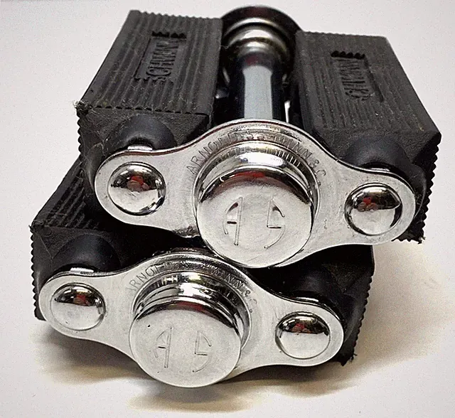 NEW Schwinn bicycle reissue 1995 PHANTOM Deluxe men's PEDALS w/ extra BLOCKS