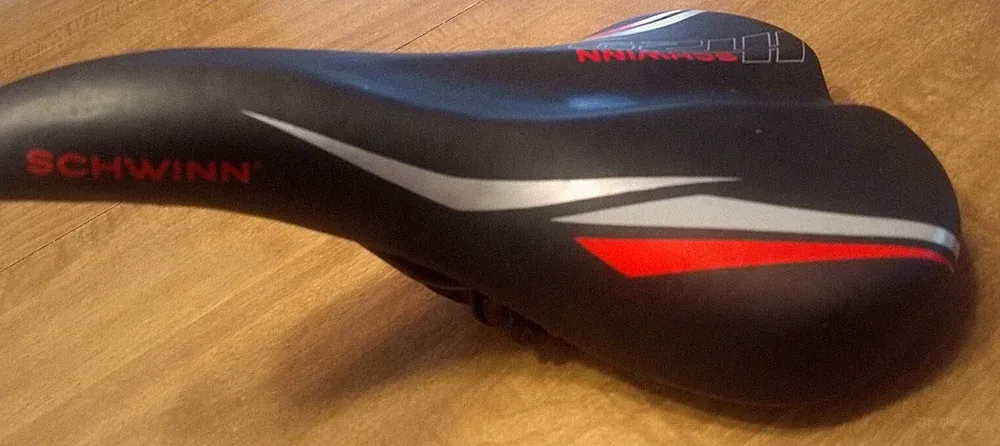 Schwinn Cionlli HT29 black bicycle seat saddle used