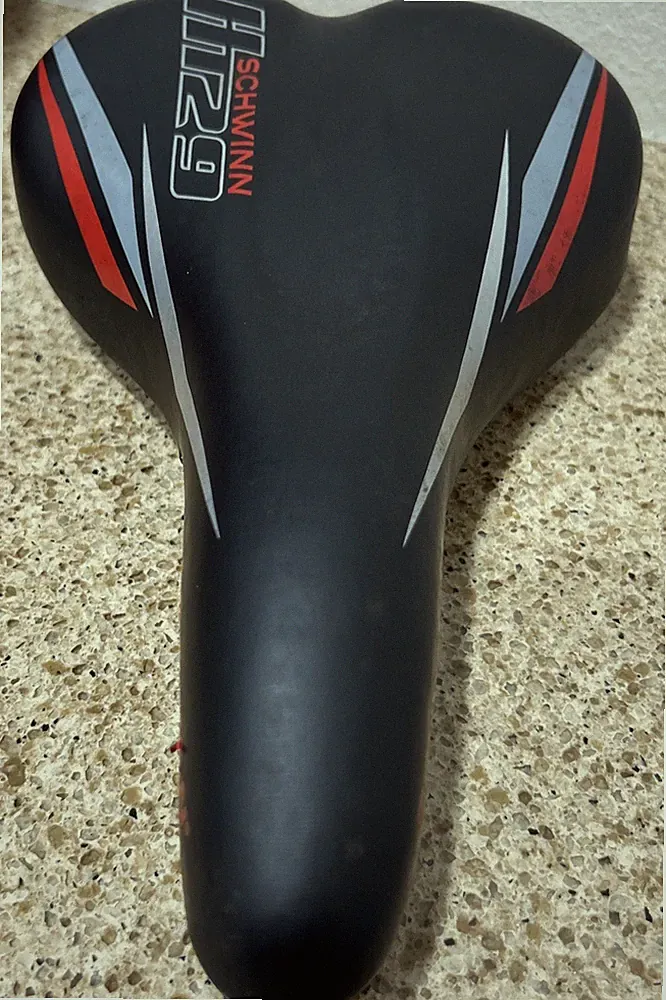 Schwinn Cionlli HT29 black bicycle seat saddle used