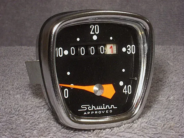 SCHWINN EXERCISER BICYCLE SPEEDOMETER HEAD HURET EXERCISE BIKE SPEEDO XR-4-XR-8