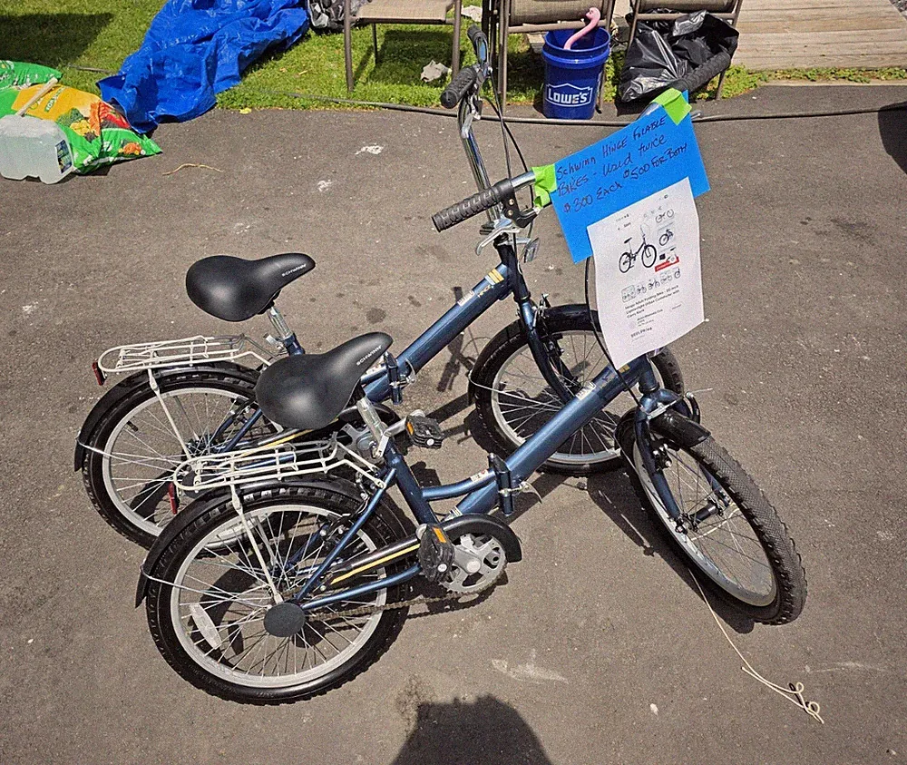 Schwinn Hinge Folding Bike 20 in Blue, Rear Rack, Fenders, Reflectors