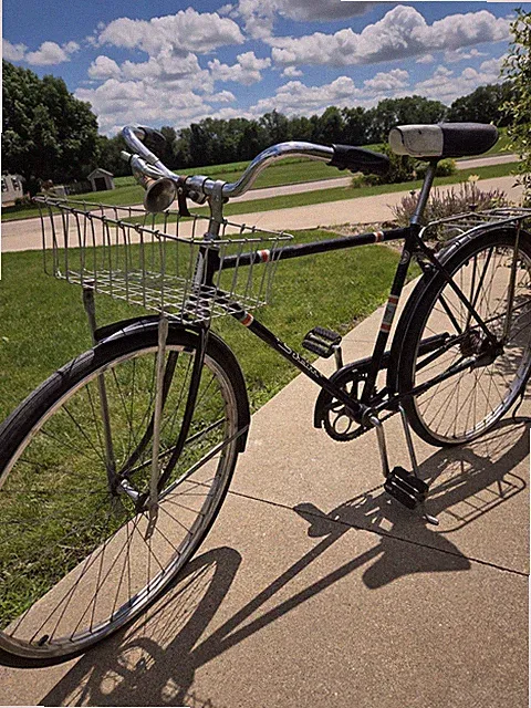 Schwinn Racer , Automatic 3 speed ,men's bike, black ,carrier clamp.