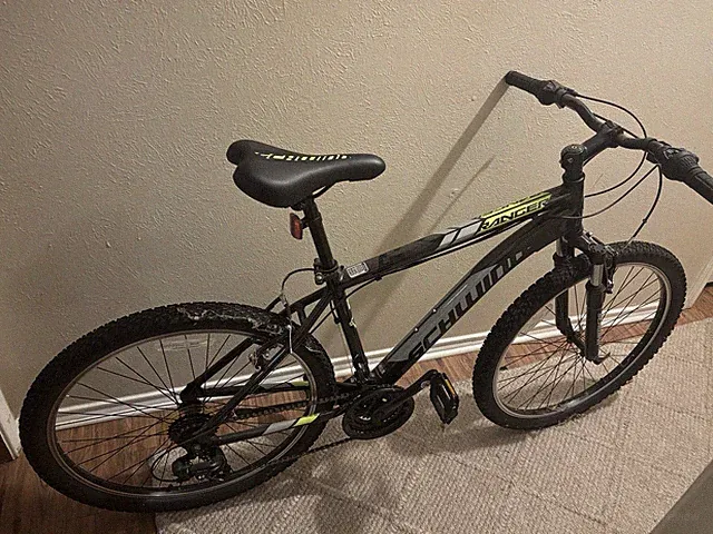 Schwinn Ranger Mountain Bike Medium Size