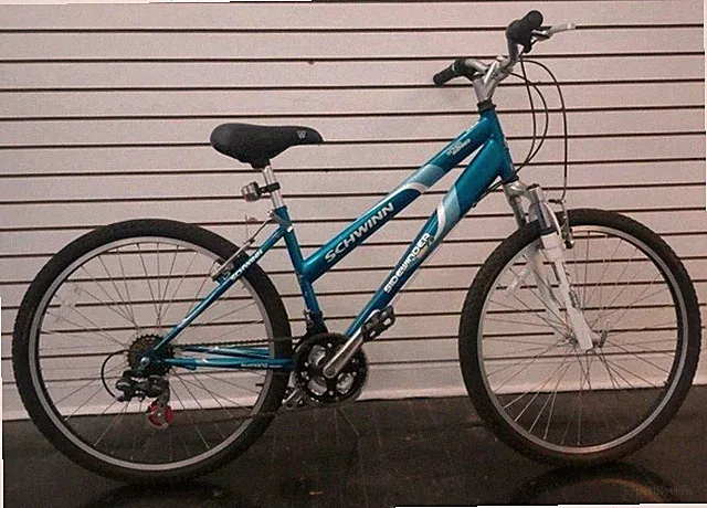 Schwinn Sidewinder 26" Women's Mountain Bike Blue And White