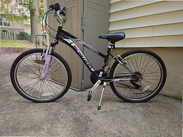 Schwinn Sidewinder Mountain Bike - 21 Speed (Purple & Black)