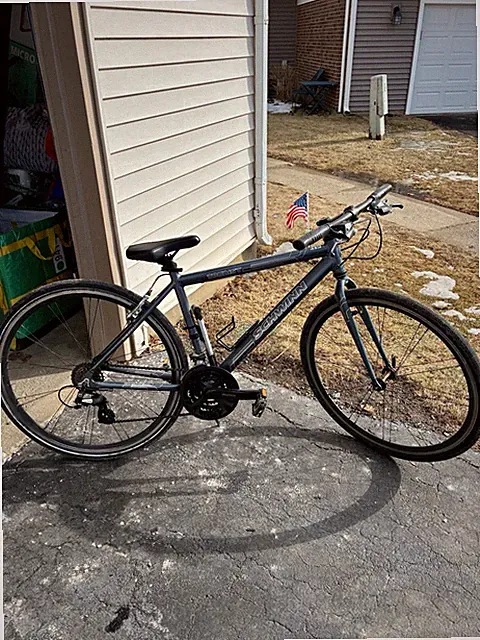Schwinn Tourist Hybrid Bike 700C Gray Flat Bar Derailleur Rim Brake Kickstand