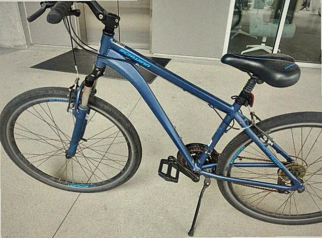 Schwinn Trailway Men’s Hybrid Bike - Blue/Gray - Lock & Cover – Delivery Avail.
