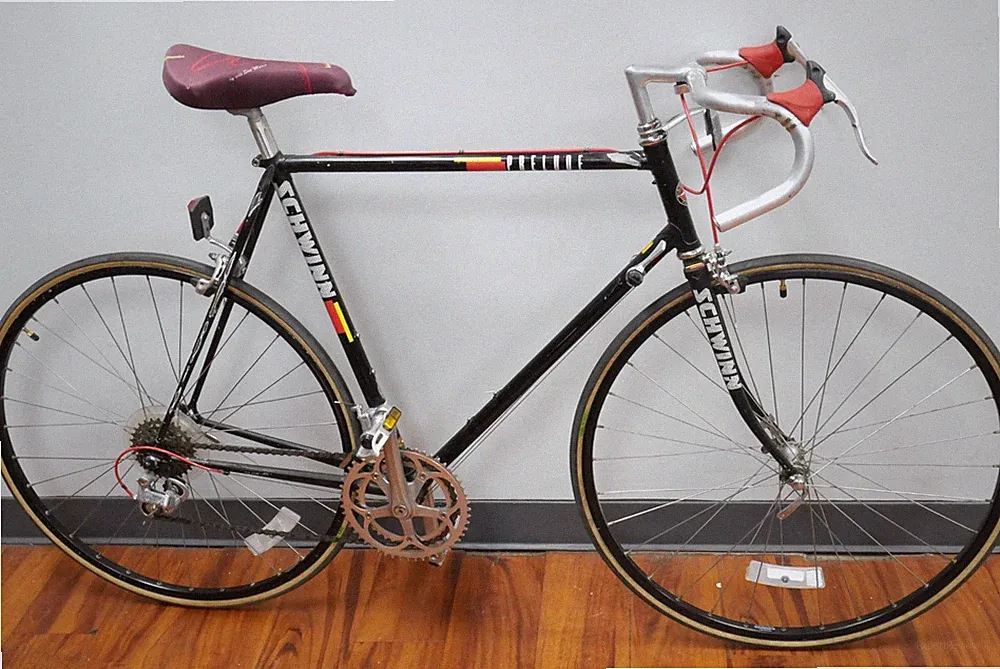Vintage 1988 Schwinn Prelude 25" Sport Touring Bicycle (12 Speed)