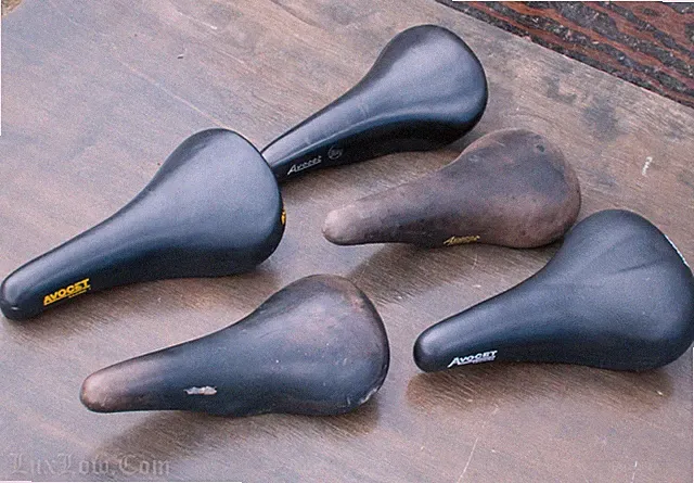 Vintage Road Bike Avocet SADDLE Racing 1 Leather R 3 RS Touring Bicycle SEAT MTB